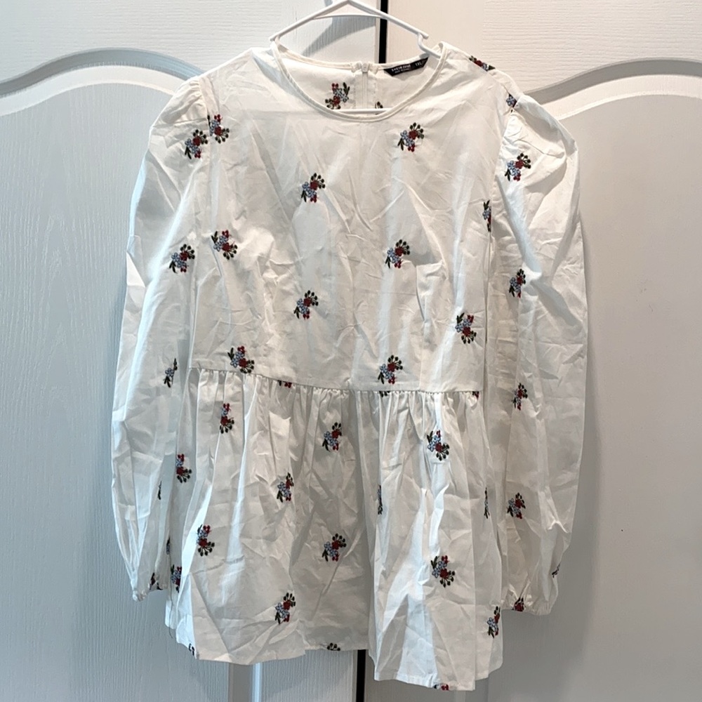 Long sleeve white blouse with flowers